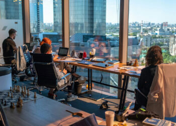 Elon Musk’s xAI Releases Chatbot ‘Grok’ to Public