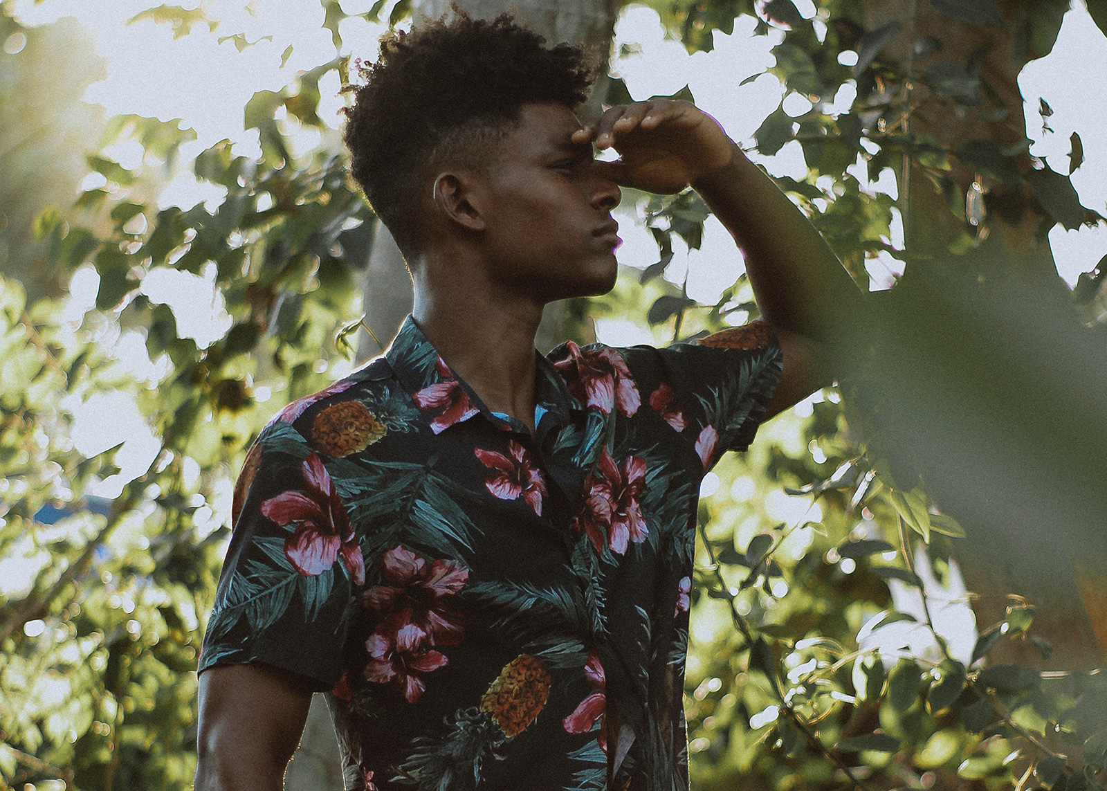 Raih Pesona Abadi dengan Busana Motif Bunga yang Sedang Hits