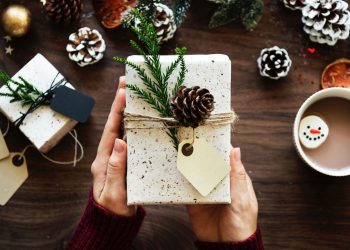 DIY Christmas Gifts Wrap Ideas For Your Best Mate