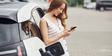 Chevy takes on Ford’s electric F-150 with new EV Silverado