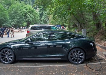 2016 Tesla Model S 60 review: 2016 Tesla Model S, now with fewer miles for less money