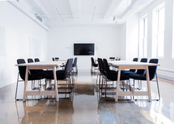 Workspaces Ideas: Finding the Right Desk for Your Small Home Office