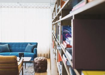 Daily Ideas: How To Add Style To Your Space With Books