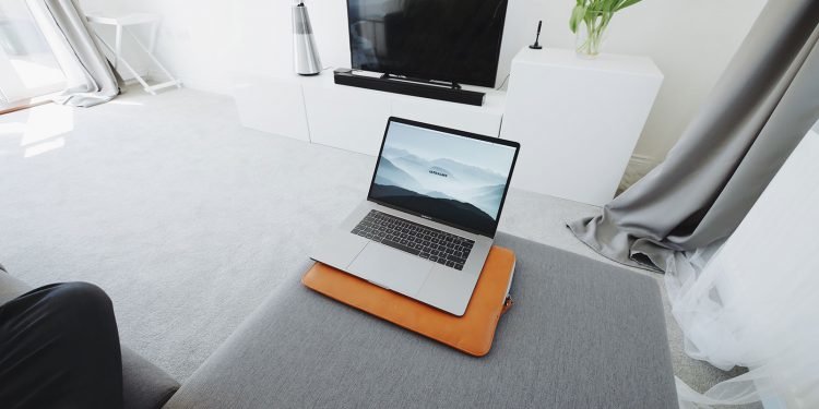 Creative Bedroom Workspaces to Follow with Style and Practicality