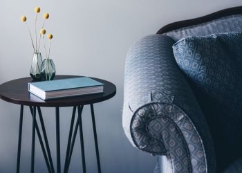 Design Trends: Trendy Sofas and Sectionals that Captivate with Color