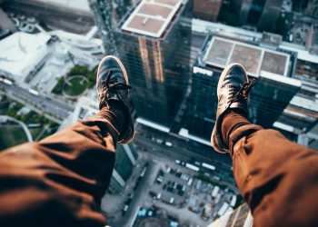 Chinese ‘Rooftopper’ Films His Own Death During Skyscraper Stunt