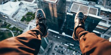 Chinese ‘Rooftopper’ Films His Own Death During Skyscraper Stunt