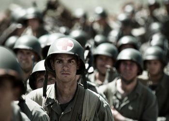 How Mel Gibson’s Cinematographer Captured the Horror of ‘Hacksaw Ridge’