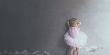 Too Much Stress for the Mother Affects the Baby Through Amniotic Fluid