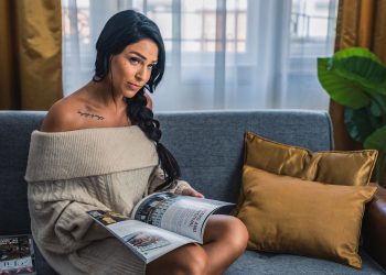 She Packed Her Seven Versalia