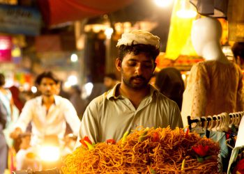 Turkey Posts Record Drop in Retail Sales as Economic Slump Deepens