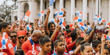 Italy Cuts Deficit Target for 2019 to 2.04% to Avoid EU Sanctions