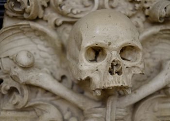 Carved human skulls found at ancient worship center in Turkey