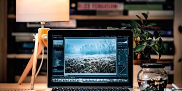 Microsoft Office beta testers will soon get MacBook Pro Touch Bar support