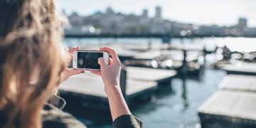 Twitter tweaks video again, adding view counts for some users