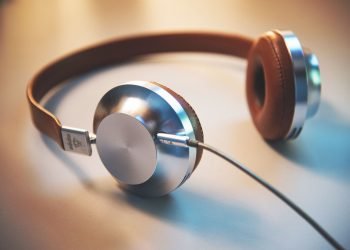 The Aedle VK-1 headphones review