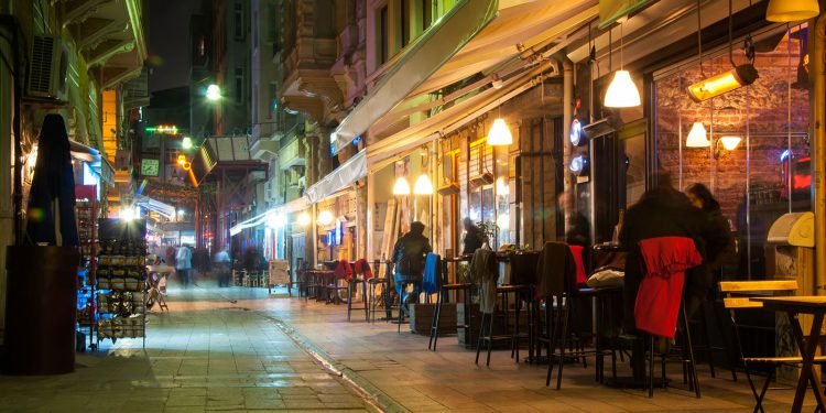 Late night restaurants in Kuta: Great spots that open past midnight