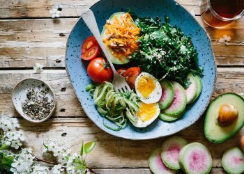 A restaurant near Seminyak is making tea leaf salad pizza