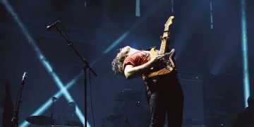 Watch Dialog Dini Hari Perform at The Senayan City