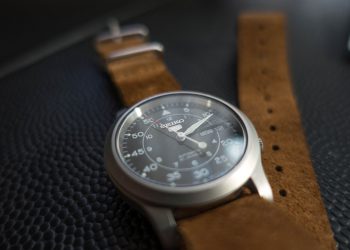 Review: The Grand Seiko Spring Drive Snowflake SBGA211